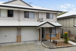 4 /  13-15 Sally Drive, Marsden
