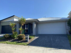  24 Killara Boulevard, Logan Reserve