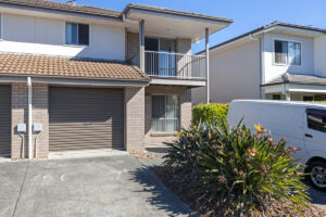 113 /  6-44 Clearwater Street, Bethania