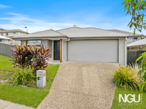  7 Peel Street, Holmview