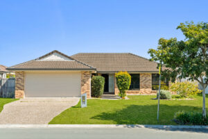  24 Meadowbrook Drive, Meadowbrook