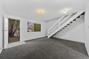 1 /  10 Cognac Court, Kingston